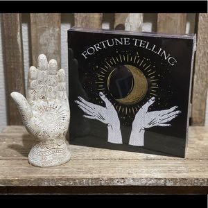 Fortune Telling Sign & Small Palmistry Hand Hocus Pocus Halloween Decor